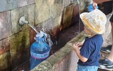 В Огняново защитиха кмета си, бит заради безводието 