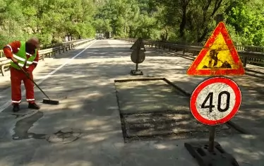 Парите за текущо поддържане в момента се дават по договори за зимно поддържане, тоест полузаконно, и освен това са на привършване.