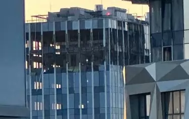 Останките на единия дрон са повредили покрива на бизнес сграда