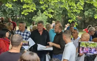 Жителите на "Хиподрума" принудиха общинските съветници да се откажат от намеренията си да дадат част от парка им за частно ползване.