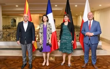 Ваймарската тройка се сблъска с македонско дебелоглавие