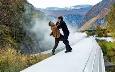 По-секси е, когато го прави Харисън Форд, но и тук не е за изхвърляне.