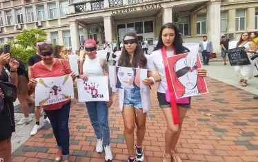 Жените отказват да бъдат жертви.