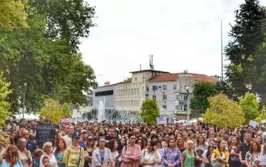  Насилниците нямат място в обществото ни, казаха във Варна.