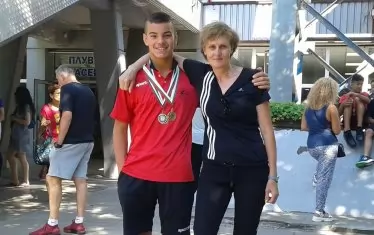 Пепи с първата си треньорка Йорданка Пенина, отишла си без време по разтърсващ начин.