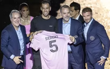 Серхио Бускетс избра офертата на "Интер Маями", за да се събере отново с Лионел Меси, но също така стана втори по заплащане в МЛС.