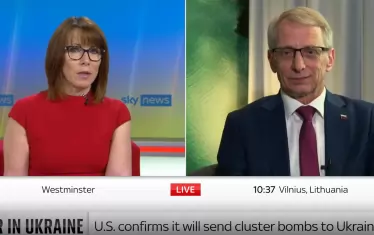 Николай Денков по време на интервюто пред "Скай нюз"