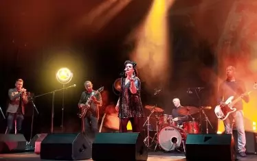  Групата поддържа жив спомена за Ейми по света.