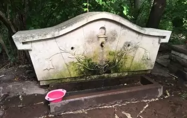  Тази чешма в източната част на Борисовата градина бе възстановена от доброволци преди 3 г.