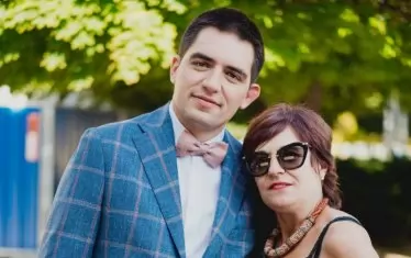  С по-големия син Добрин