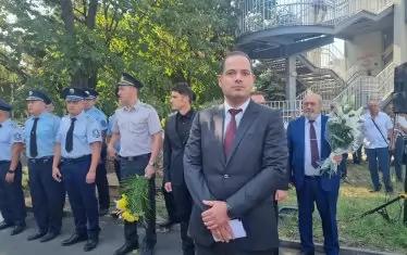  Вътрешният министър Калин Стоянов на откриването на паметника в Бургас