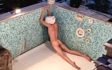 Сцена от Lavabo