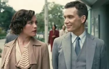 С Флорънс Пю във филма "Опенхаймер"