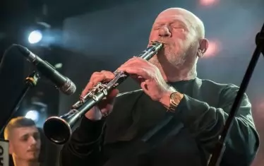  Ибряма над 50 години смесва ромска музика, български фолклор, турски, гръцки и балкански ритми, джаз и фънк. 