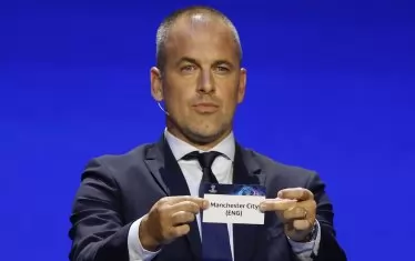 Бившият английски национал Джо Коул, който участва в тегленето на жребия за групите в Шампионската лига, е изтеглил топка с името на настоящия носител на трофея "Манчестър С", който се падна заедно с РБ (Лайпциг), "Цървена звезда" и "Йънг Бойс".