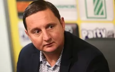 Дългогодишният директор в "Ботев" (Пд) Асен Караславов бе освободен от клуба като опит за излизане от тежката криза.