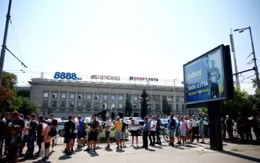 Феновете на "Левски" изкупиха почти всички билети за мача с "Айнтрахт"