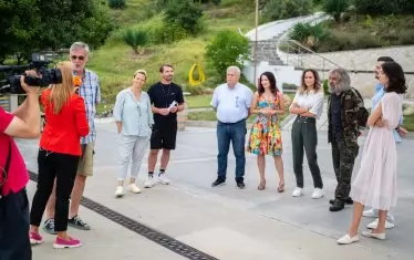 Не закъсняха и първите интервюта с режисьора Виктор Божинов.