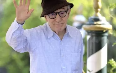 87-годишният Уди Алън, също персона нон грата в родните си САЩ, е във Венеция със своя нов филм Coup de chance.