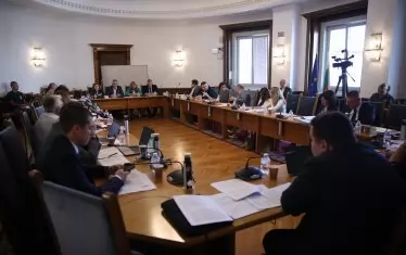 В НС отново кърпят механизма за разследване на главния прокурор