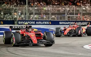 Карлос Сайнц и "Ферари" най-после спряха "Ред Бул" в F1