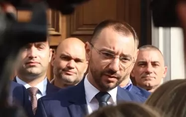 ГЕРБ издигна Хекимян в отсъствието на Борисов