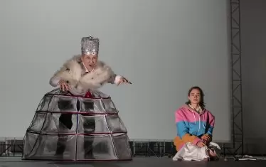 Радена Вълканова като Путин.