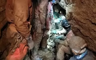В уникална акция болен спелеолог бе спасен от над 1100 м дълбока пещера