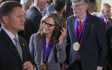 С актрисата Сали Фийлд в Белия дом, където преди няколко години бяха наградени с Националния медал за изкуство.