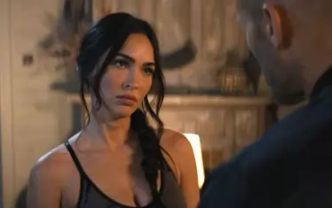 Меган Фокс е по-подходяща за водеща звезда на порнофилм, нежели на екшън.