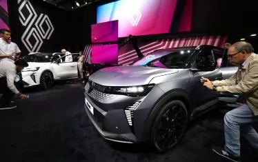 На изложението IAA Mobility в Мюнхен Renault представи електрическа версия на своя компактен кросоувър Scenic.