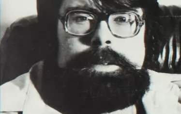 Снимка на Кинг в първото издание на "Кери", 1974 г. - романът, с който идва успехът.