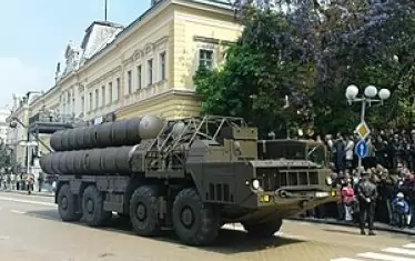 Секретарят на Радев нападна управляващите за ракетите С-300