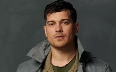  Мъжкарското излъчване носи на Чаатай ролята на смел полицай в сериала "Вътрешен човек".