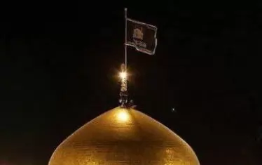  Черно знаме бе издигнато над гробницата на Разави в иранския Хорасан