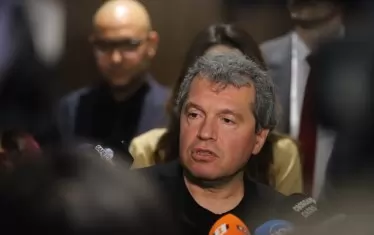 Йорданов смята, че трябва да се състави програмно правителство, но в следващ парламент.