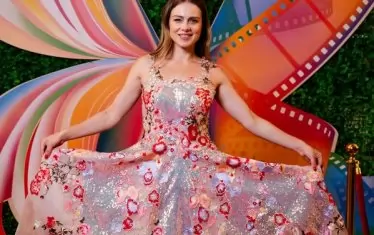 Испанката Карла Нието бе най-шармантният член на международното жури.