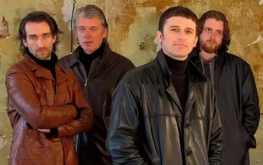 Пенко (на преден план) на фона на Стоян Радев, Михаил Мутафов и Никола Мутафов: екипът от "Пухения", който пръв ни разкри драматургията на Макдона.