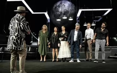  Приятелскато микрообщество и различният 