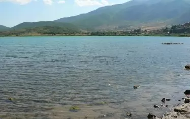  Смята се, че езерото се е формирало преди повече от 2 милиона години.