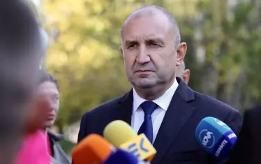 Радев наложи вето върху даването на БТР-и на Украйна