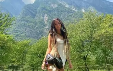 Сутринта на 7 октомври в социалните мрежи се появи видео на въоръжени палестинци от "Хамас" в джип. В багажника на колата се вижда тялото на разсъблечена млада жена без признаци на живот. Един от мъжете плюе по нея.  The Washington Post съобщи, че жената е малко над 20 години, казва се Шани Лук, има германско и израелско гражданство. Това съобщил братовчед й Том Вайнтрауб Лук. Шани е била на танцов фестивал в израелски град, много близо до Газа. След съобщенията за палестинската атака семейството на Шани няма връзка с нея. Тя е разпозната по татуировките от видеото. 