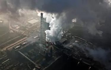 Александър Иванов, майстор на фотографията, е публикувал в профила си във Фейсбук  галерия впечатлявщи снимки от Маришкия басейн, придружени с коментар:  

"Летял съм над всички тецове, "черни езера", водоеми и огромния открит рудник. Усещал съм върху себе си "букета" от окиси, прах и всичко, което се стеле над сероочистката (където я има)....