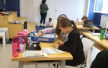 МОН удължи ваканциите на учениците