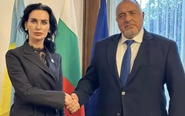 Същия ден лидерът на ГЕРБ Бойко Борисов се похвали със среща с украинския посланик Олеся Илашчук, на която е говорил на дипломата за подкрепата на партията му за народа й.