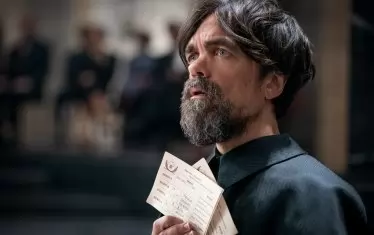 Малкият голям Питър Динклидж отново във франчайз, където главният герой се казва Сноу. 