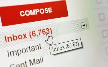 Google ще изтрие милиони стари пощи