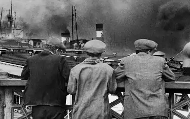 Eski Galata Köprüsü - Старият мост Галата, 1955