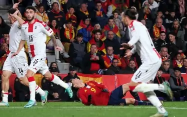 Гави се превива от болка на терена на стадиона във Валядолид, след като е получил тежката травма в домакинството срещу Грузия.