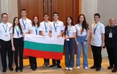 Наши ученици спечелиха 8 медала от международна олимпиада по астрономия